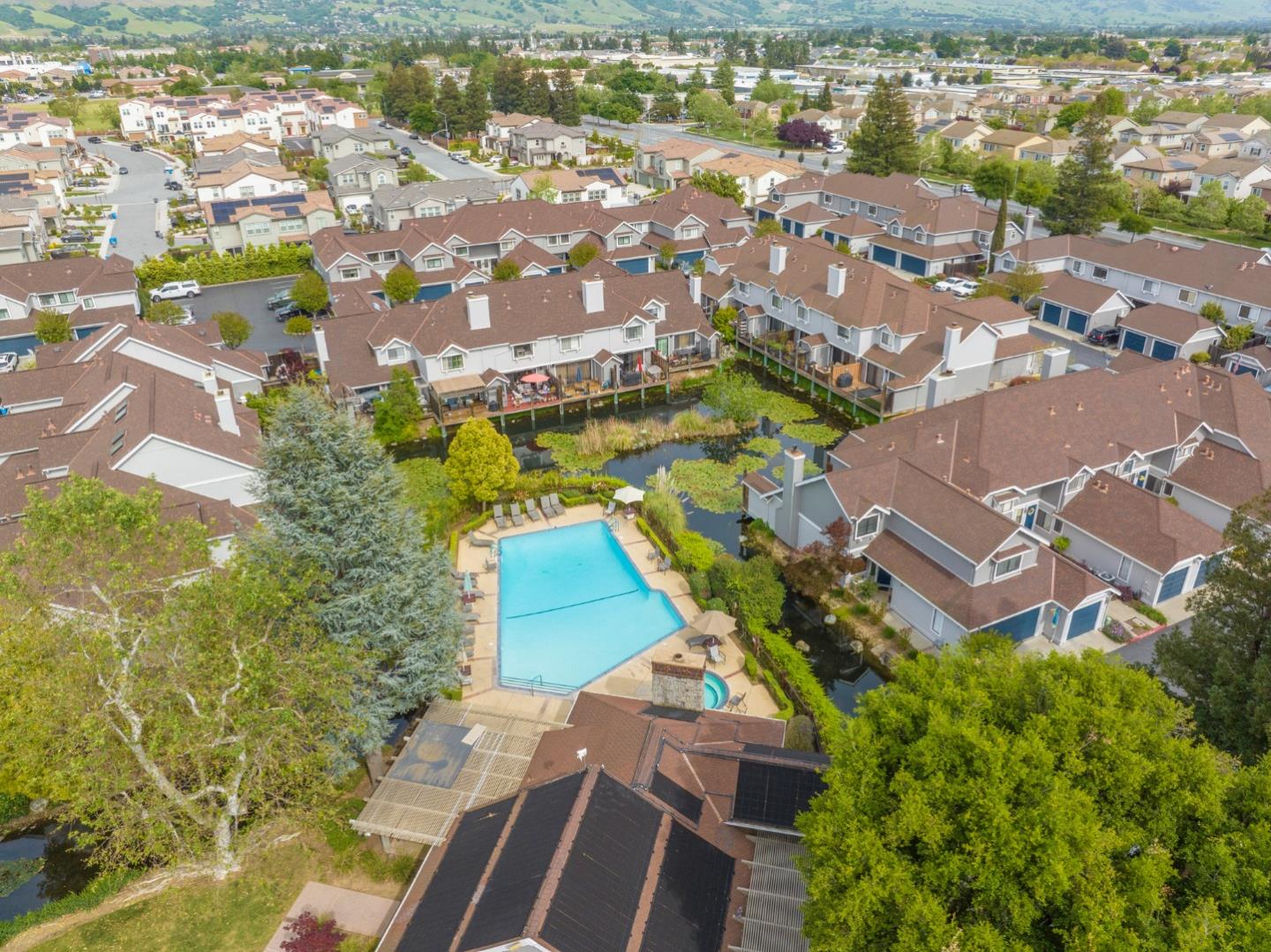 Detail Gallery Image 22 of 44 For 412 Creekview Dr, Morgan Hill,  CA 95037 - 3 Beds | 2/1 Baths