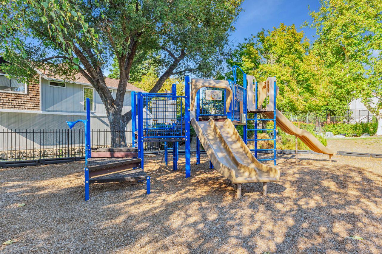 Detail Gallery Image 28 of 44 For 412 Creekview Dr, Morgan Hill,  CA 95037 - 3 Beds | 2/1 Baths