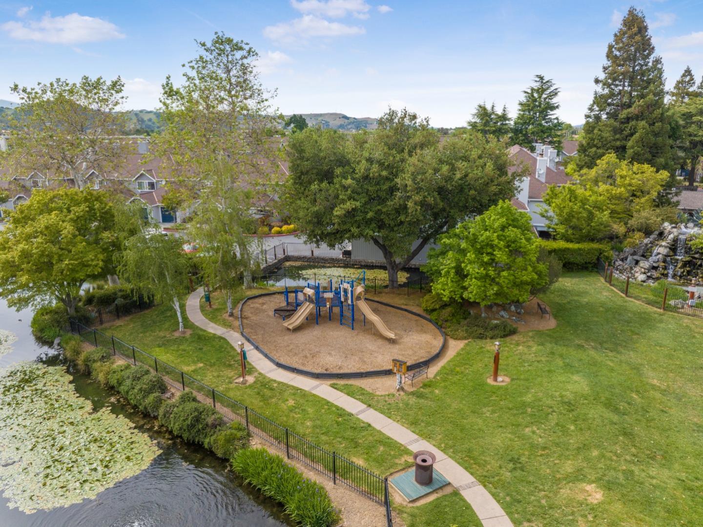 Detail Gallery Image 29 of 44 For 412 Creekview Dr, Morgan Hill,  CA 95037 - 3 Beds | 2/1 Baths