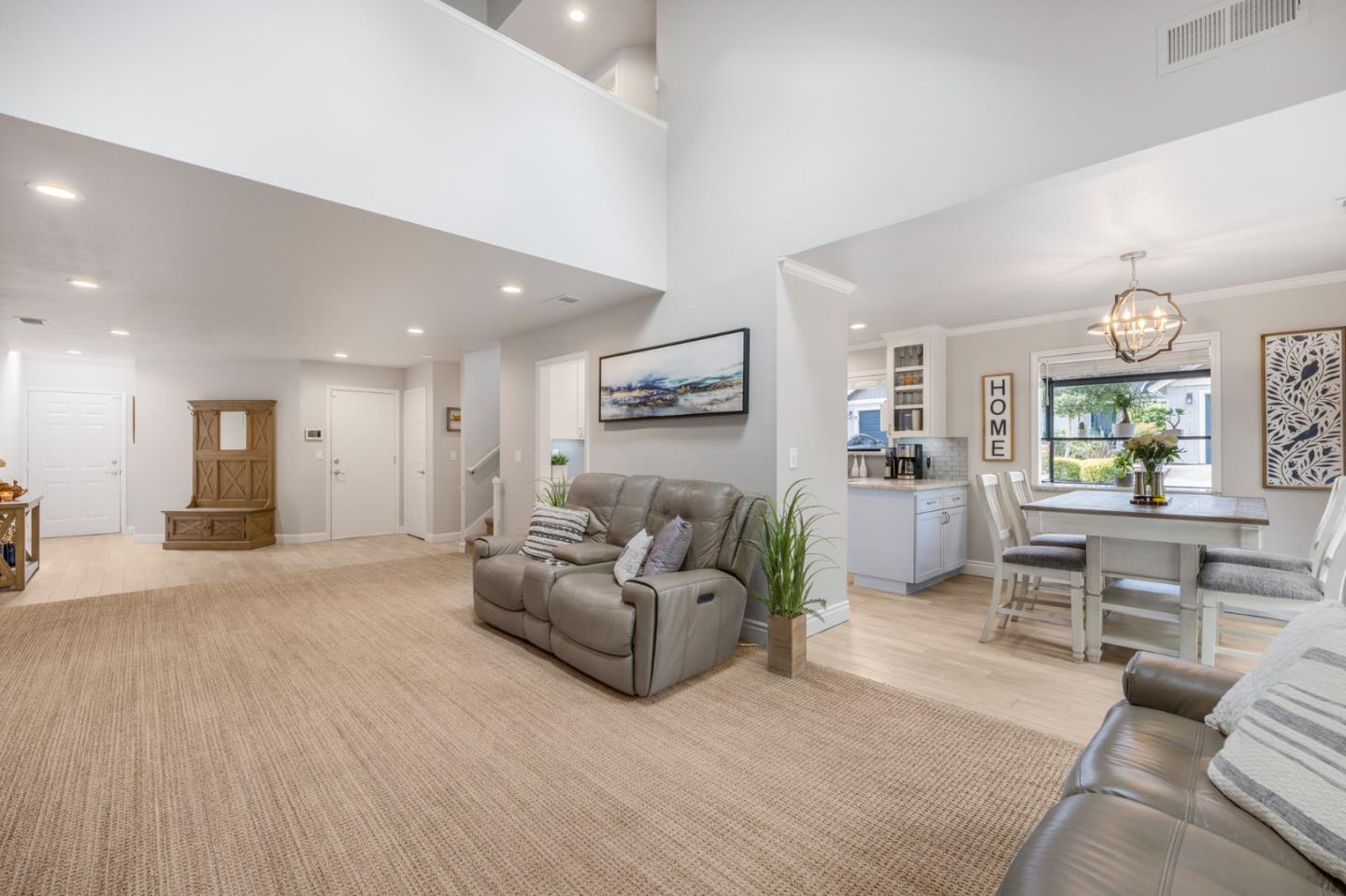 Detail Gallery Image 7 of 44 For 412 Creekview Dr, Morgan Hill,  CA 95037 - 3 Beds | 2/1 Baths