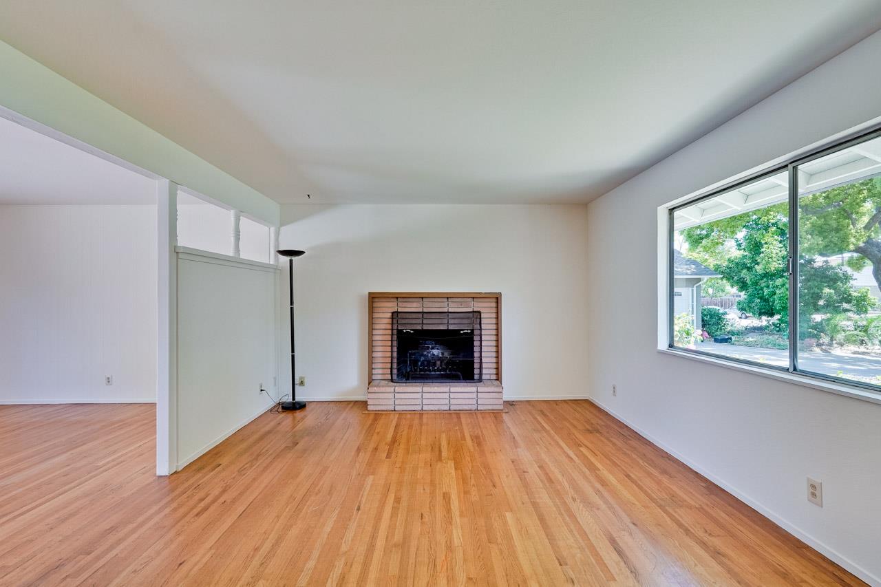 Detail Gallery Image 11 of 81 For 2517 Tolworth Dr, San Jose,  CA 95128 - 3 Beds | 2 Baths