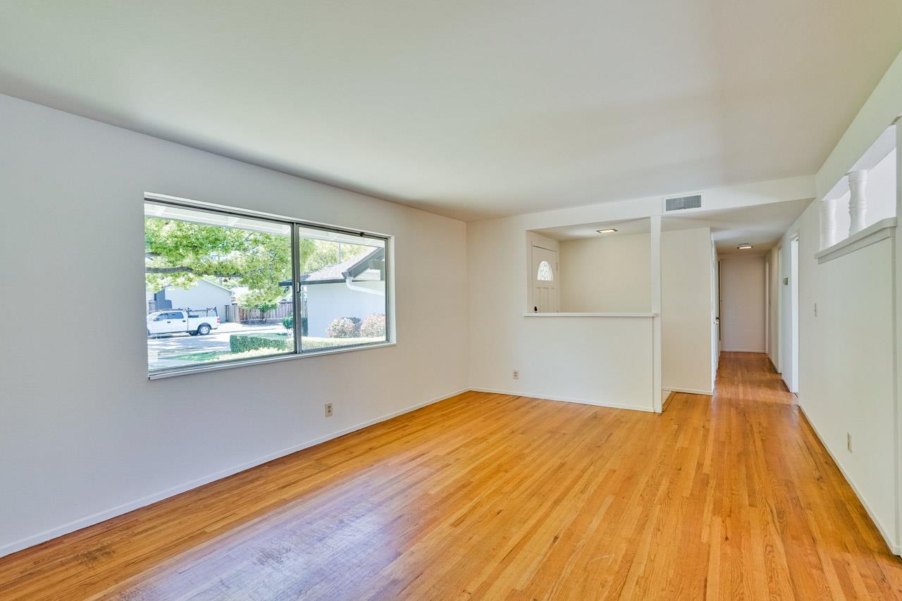Detail Gallery Image 14 of 81 For 2517 Tolworth Dr, San Jose,  CA 95128 - 3 Beds | 2 Baths