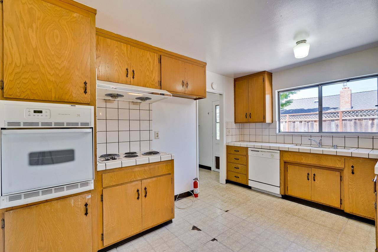 Detail Gallery Image 23 of 81 For 2517 Tolworth Dr, San Jose,  CA 95128 - 3 Beds | 2 Baths