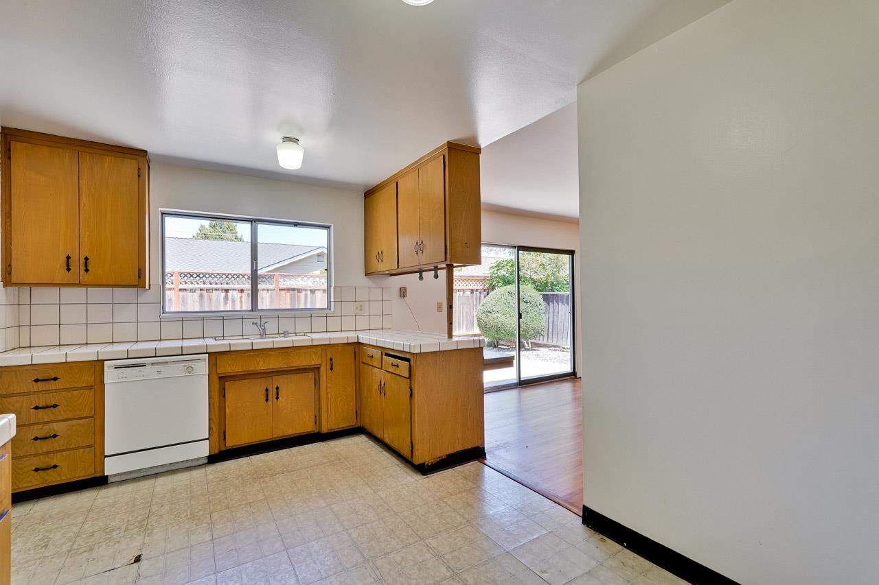 Detail Gallery Image 24 of 81 For 2517 Tolworth Dr, San Jose,  CA 95128 - 3 Beds | 2 Baths