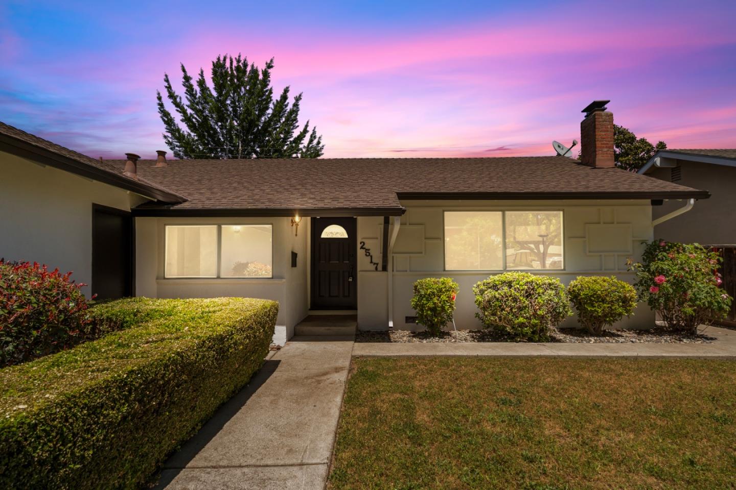 Detail Gallery Image 3 of 81 For 2517 Tolworth Dr, San Jose,  CA 95128 - 3 Beds | 2 Baths