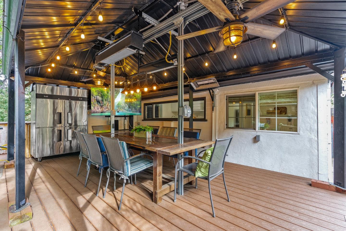 Detail Gallery Image 20 of 46 For 1960 La Madrona Dr, Santa Cruz,  CA 95060 - 2 Beds | 2 Baths