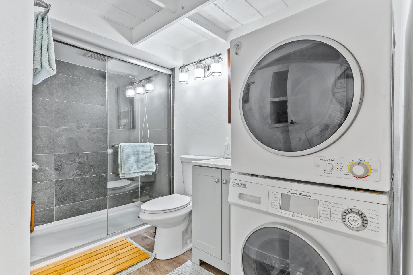 Detail Gallery Image 28 of 46 For 1960 La Madrona Dr, Santa Cruz,  CA 95060 - 2 Beds | 2 Baths