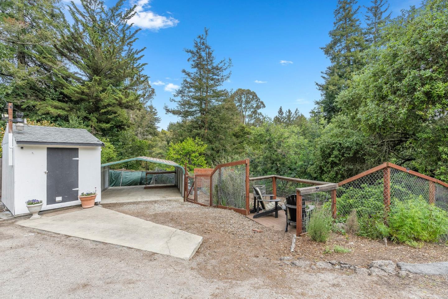 Detail Gallery Image 32 of 46 For 1960 La Madrona Dr, Santa Cruz,  CA 95060 - 2 Beds | 2 Baths