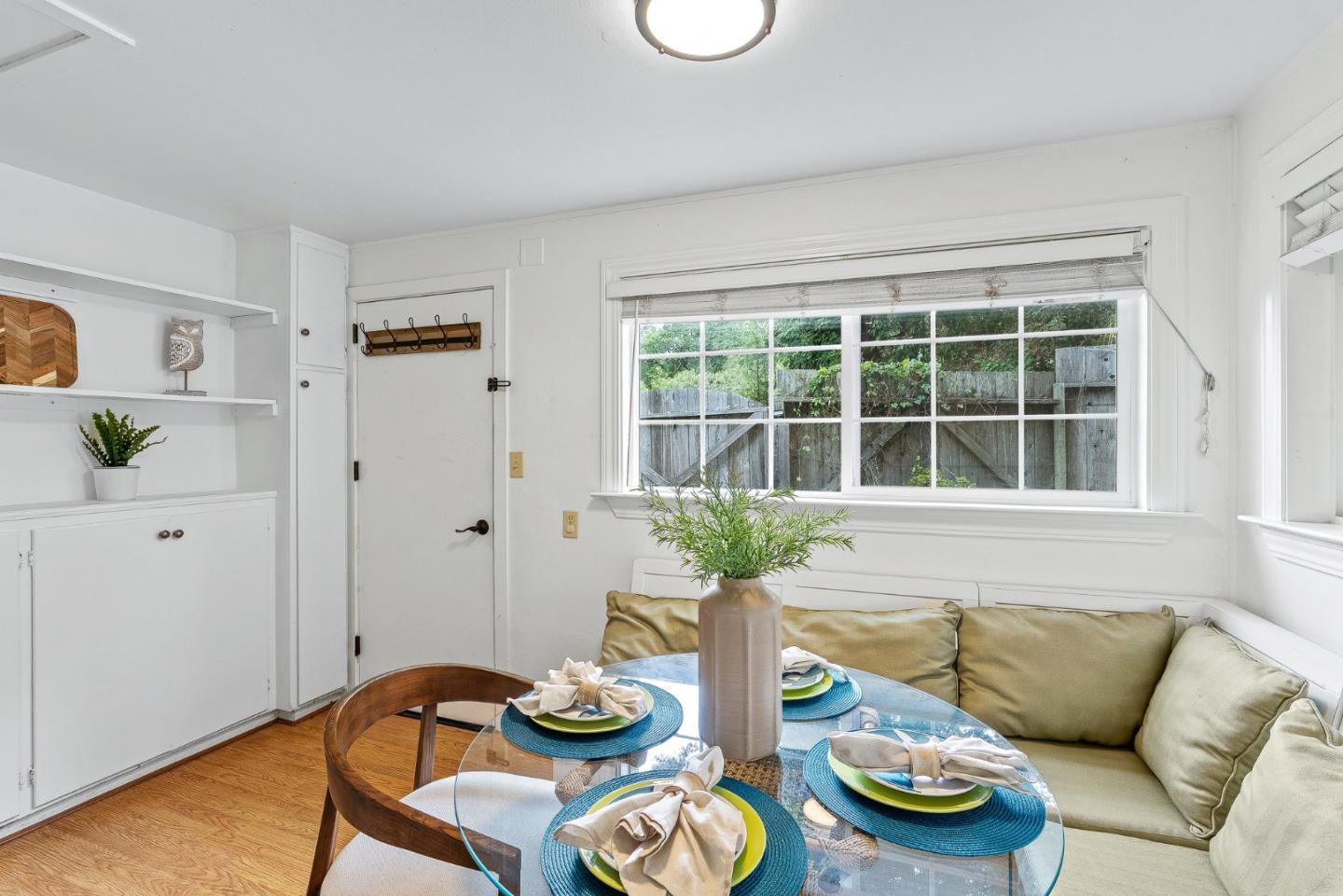 Detail Gallery Image 9 of 46 For 1960 La Madrona Dr, Santa Cruz,  CA 95060 - 2 Beds | 2 Baths