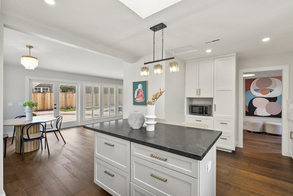 Detail Gallery Image 15 of 53 For 329 San Rafael Ave, Belvedere,  CA 94920 - 3 Beds | 2/1 Baths
