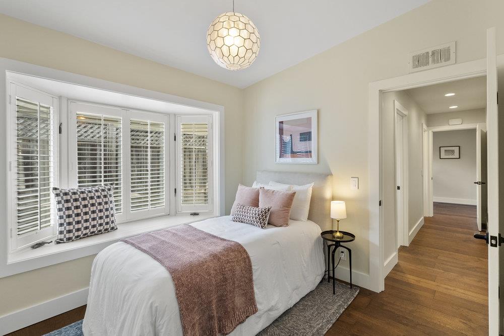Detail Gallery Image 32 of 53 For 329 San Rafael Ave, Belvedere,  CA 94920 - 3 Beds | 2/1 Baths