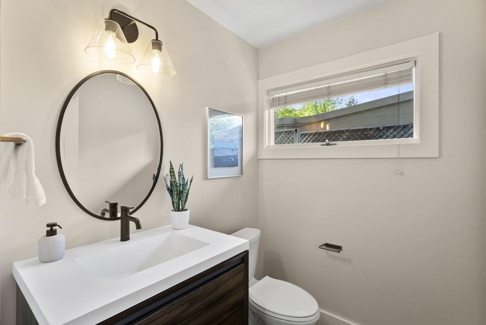 Detail Gallery Image 34 of 53 For 329 San Rafael Ave, Belvedere,  CA 94920 - 3 Beds | 2/1 Baths