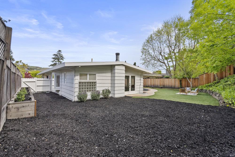 Detail Gallery Image 41 of 53 For 329 San Rafael Ave, Belvedere,  CA 94920 - 3 Beds | 2/1 Baths