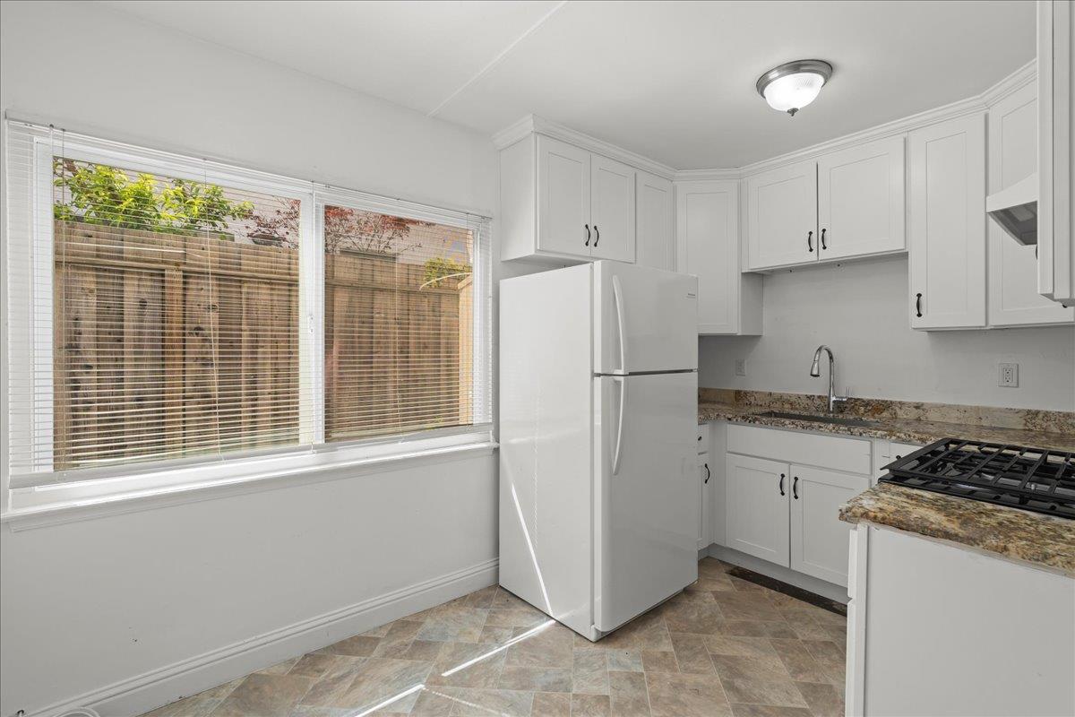 Detail Gallery Image 7 of 19 For 645 Elm St, Redwood City,  CA 94063 - – Beds | – Baths