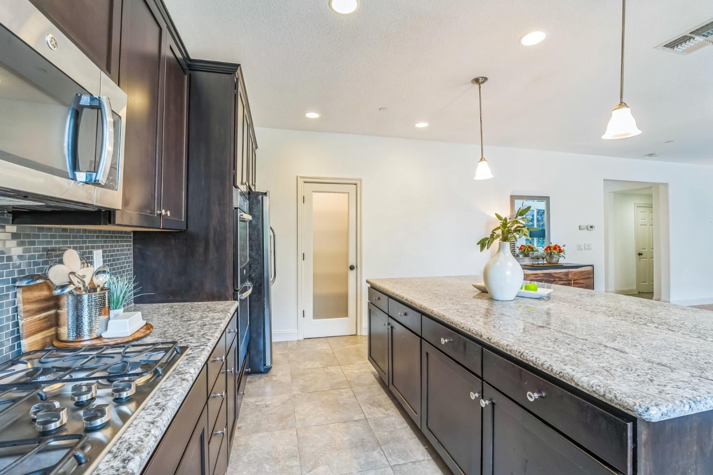 Detail Gallery Image 10 of 33 For 5278 Jacque Bell Ln, Fairfield,  CA 94533 - 4 Beds | 3/1 Baths
