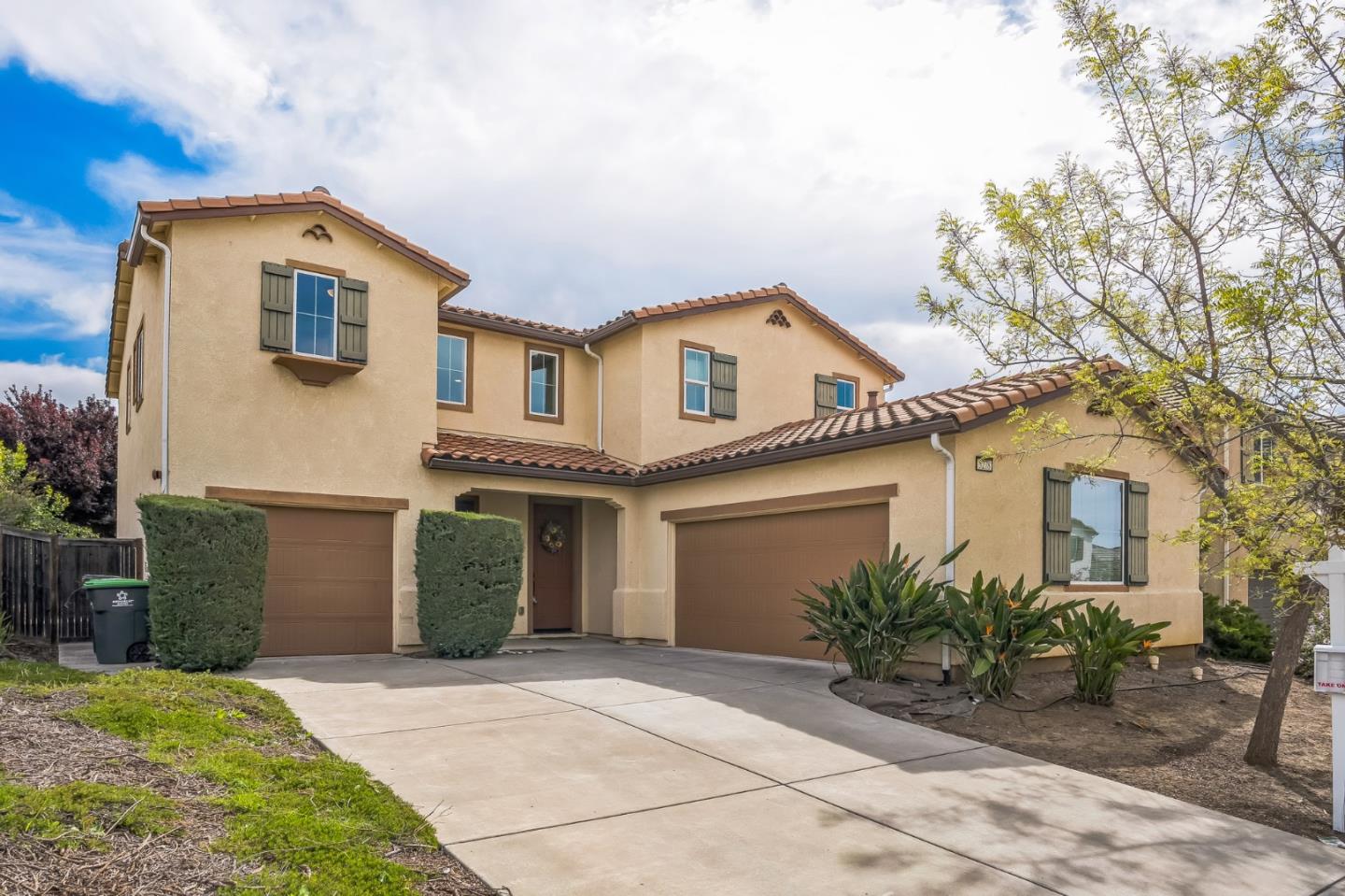 Detail Gallery Image 2 of 33 For 5278 Jacque Bell Ln, Fairfield,  CA 94533 - 4 Beds | 3/1 Baths