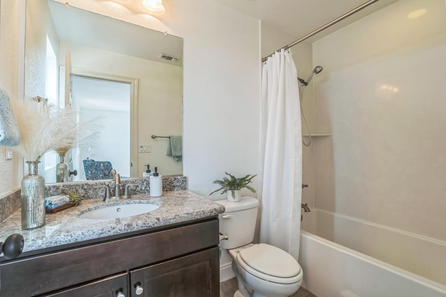 Detail Gallery Image 27 of 33 For 5278 Jacque Bell Ln, Fairfield,  CA 94533 - 4 Beds | 3/1 Baths