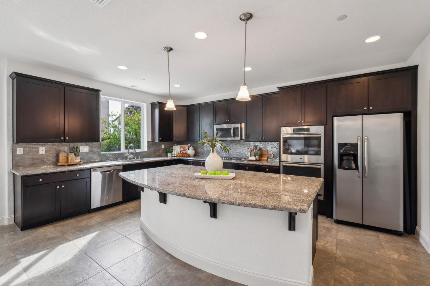 Detail Gallery Image 7 of 33 For 5278 Jacque Bell Ln, Fairfield,  CA 94533 - 4 Beds | 3/1 Baths