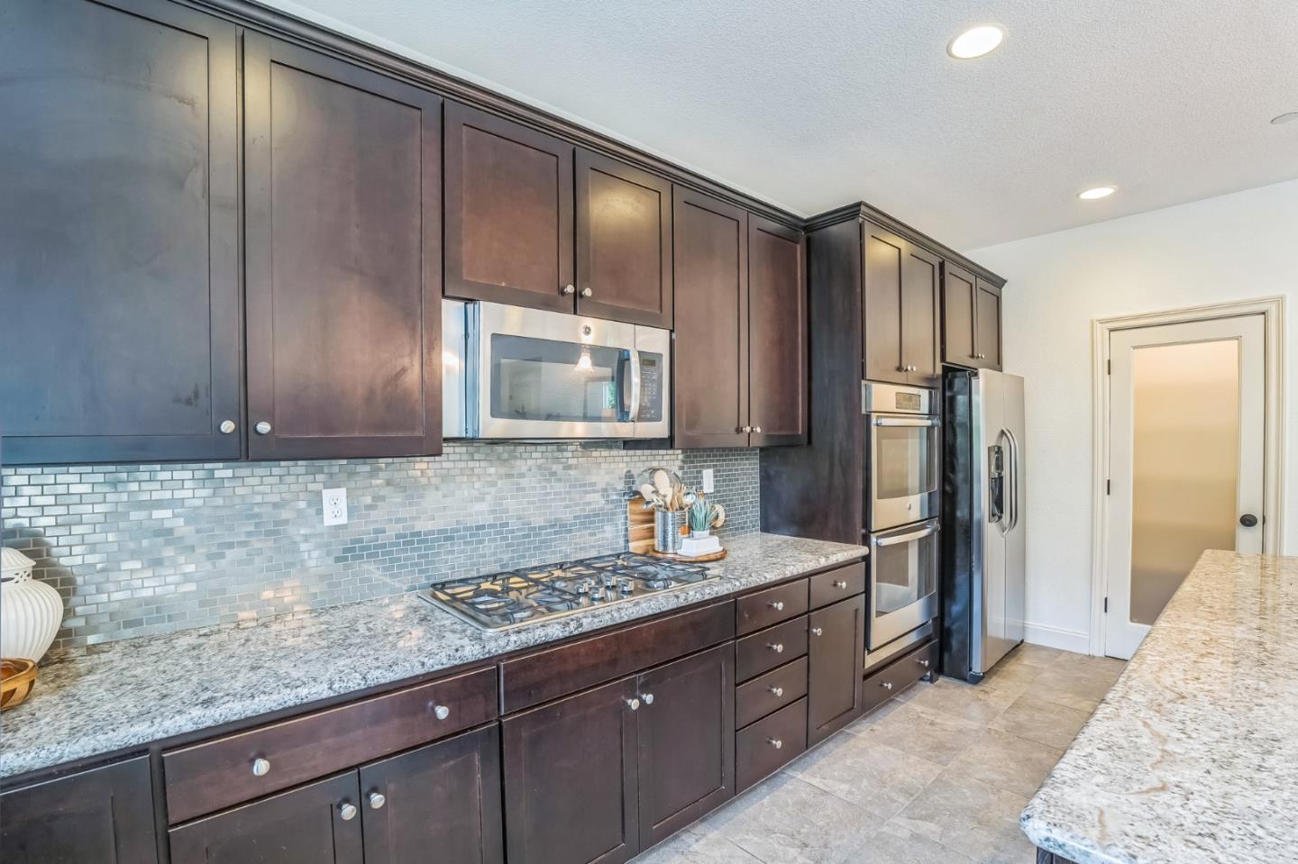Detail Gallery Image 8 of 33 For 5278 Jacque Bell Ln, Fairfield,  CA 94533 - 4 Beds | 3/1 Baths