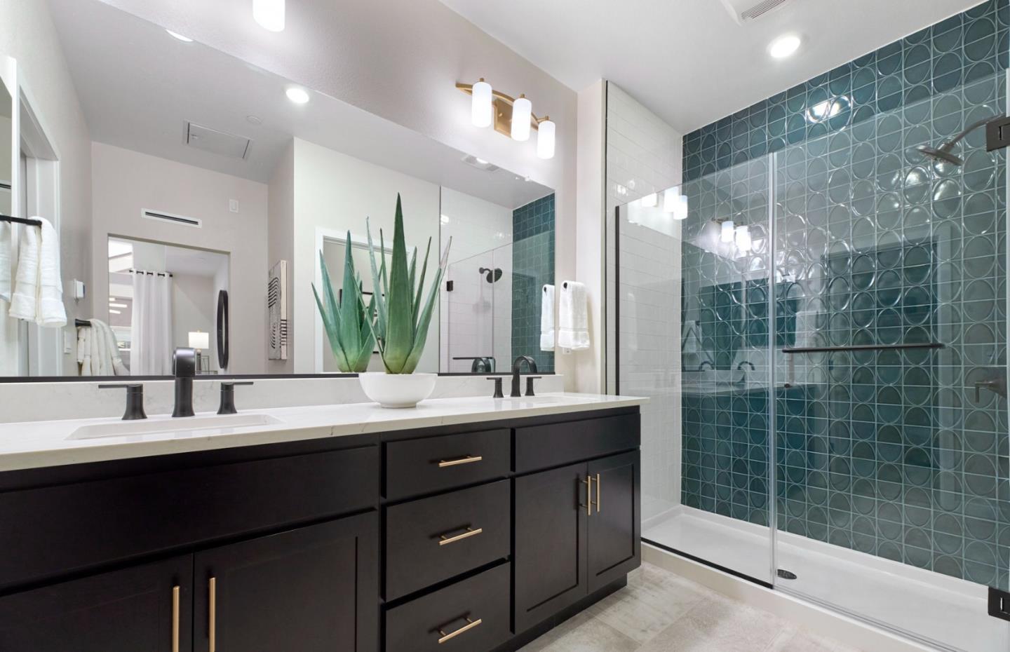 Detail Gallery Image 5 of 5 For 3282 Eagle Ct #403,  San Jose,  CA 95117 - 3 Beds | 3 Baths