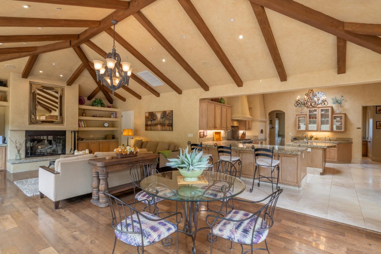 Detail Gallery Image 15 of 43 For 25224 Casiano Dr, Salinas,  CA 93908 - 6 Beds | 6/2 Baths