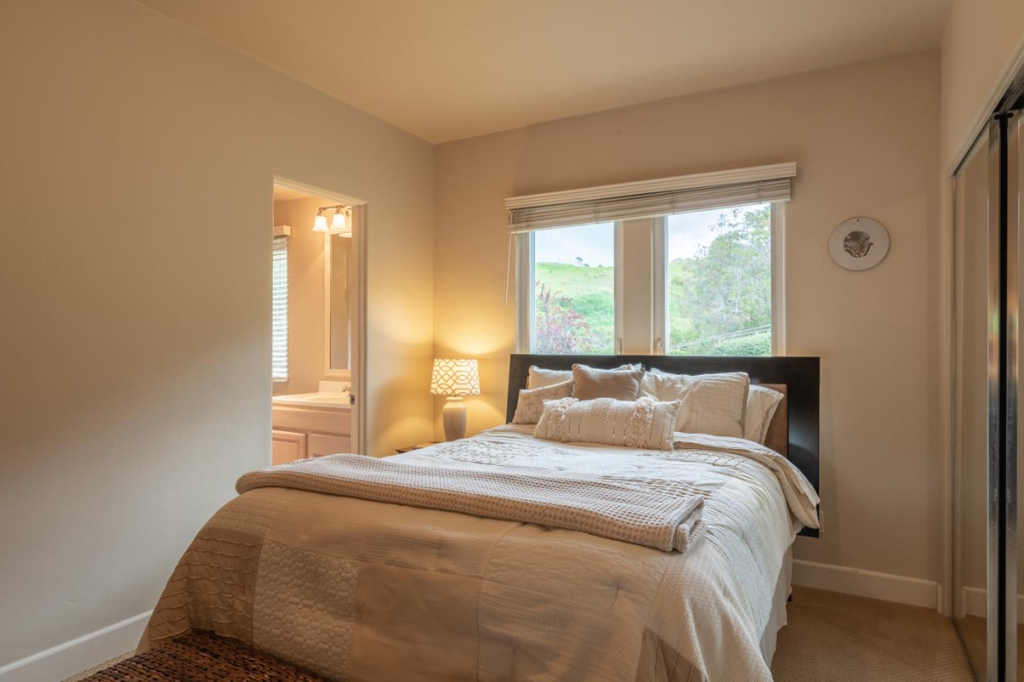 Detail Gallery Image 18 of 43 For 25224 Casiano Dr, Salinas,  CA 93908 - 6 Beds | 6/2 Baths