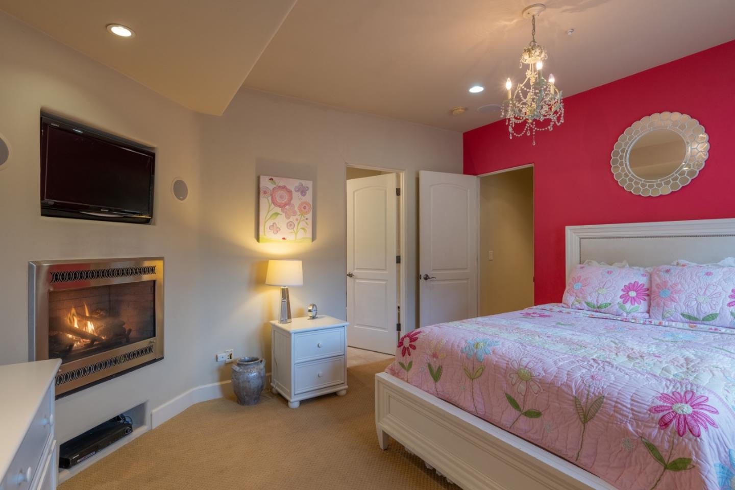 Detail Gallery Image 19 of 43 For 25224 Casiano Dr, Salinas,  CA 93908 - 6 Beds | 6/2 Baths