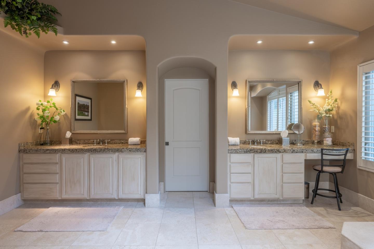 Detail Gallery Image 22 of 43 For 25224 Casiano Dr, Salinas,  CA 93908 - 6 Beds | 6/2 Baths
