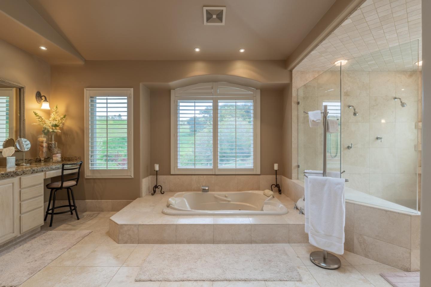 Detail Gallery Image 23 of 43 For 25224 Casiano Dr, Salinas,  CA 93908 - 6 Beds | 6/2 Baths