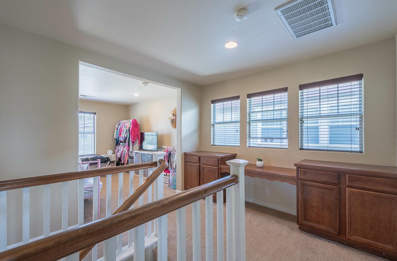 Detail Gallery Image 13 of 30 For 271 Azalea Pl, Soledad,  CA 93960 - 4 Beds | 2/1 Baths