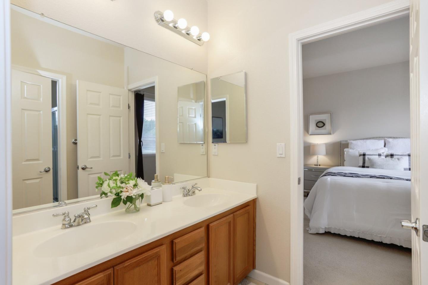 Detail Gallery Image 16 of 52 For 1638 Heritage Bay Ct #1,  San Jose,  CA 95138 - 5 Beds | 4/1 Baths
