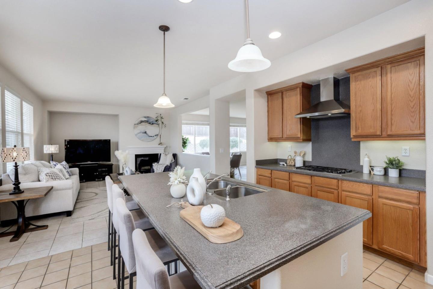 Detail Gallery Image 29 of 52 For 1638 Heritage Bay Ct #1,  San Jose,  CA 95138 - 5 Beds | 4/1 Baths