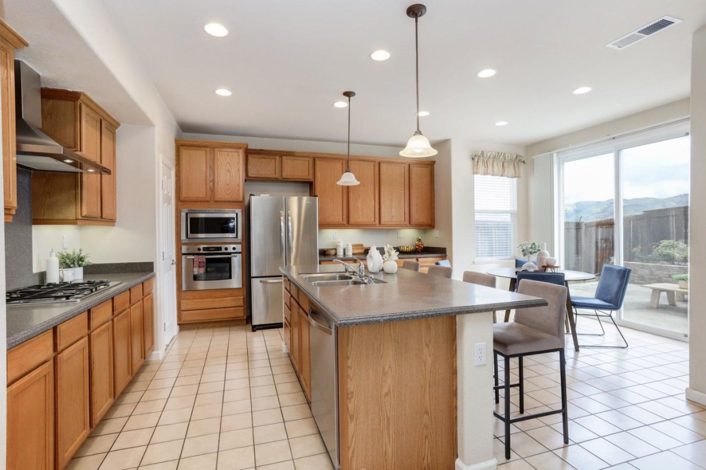 Detail Gallery Image 36 of 52 For 1638 Heritage Bay Ct #1,  San Jose,  CA 95138 - 5 Beds | 4/1 Baths