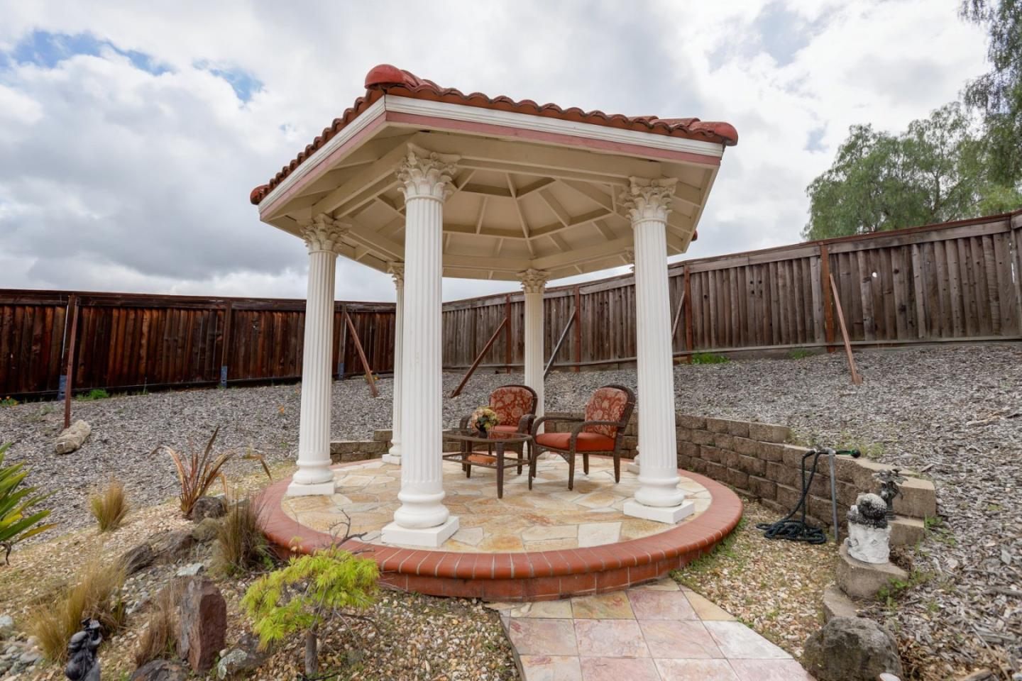 Detail Gallery Image 4 of 52 For 1638 Heritage Bay Ct #1,  San Jose,  CA 95138 - 5 Beds | 4/1 Baths