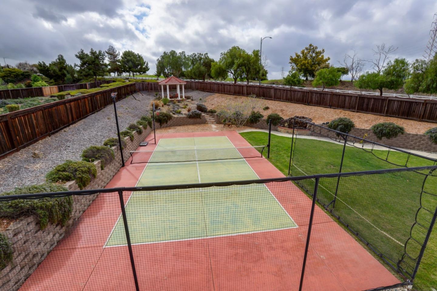 Detail Gallery Image 8 of 52 For 1638 Heritage Bay Ct #1,  San Jose,  CA 95138 - 5 Beds | 4/1 Baths