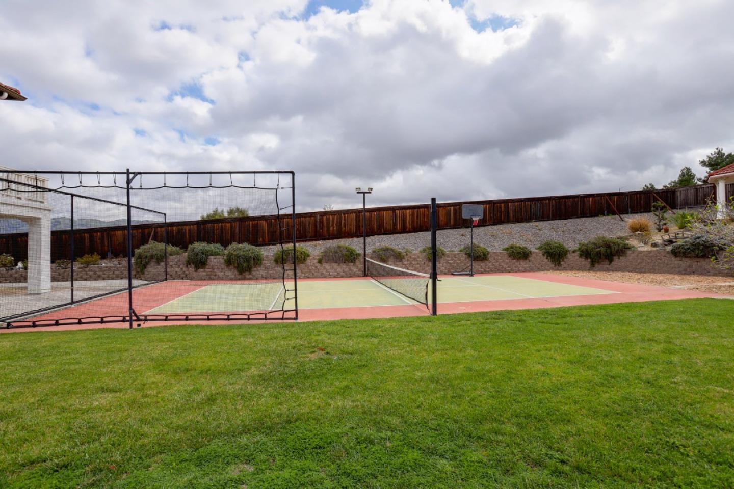 Detail Gallery Image 9 of 52 For 1638 Heritage Bay Ct #1,  San Jose,  CA 95138 - 5 Beds | 4/1 Baths