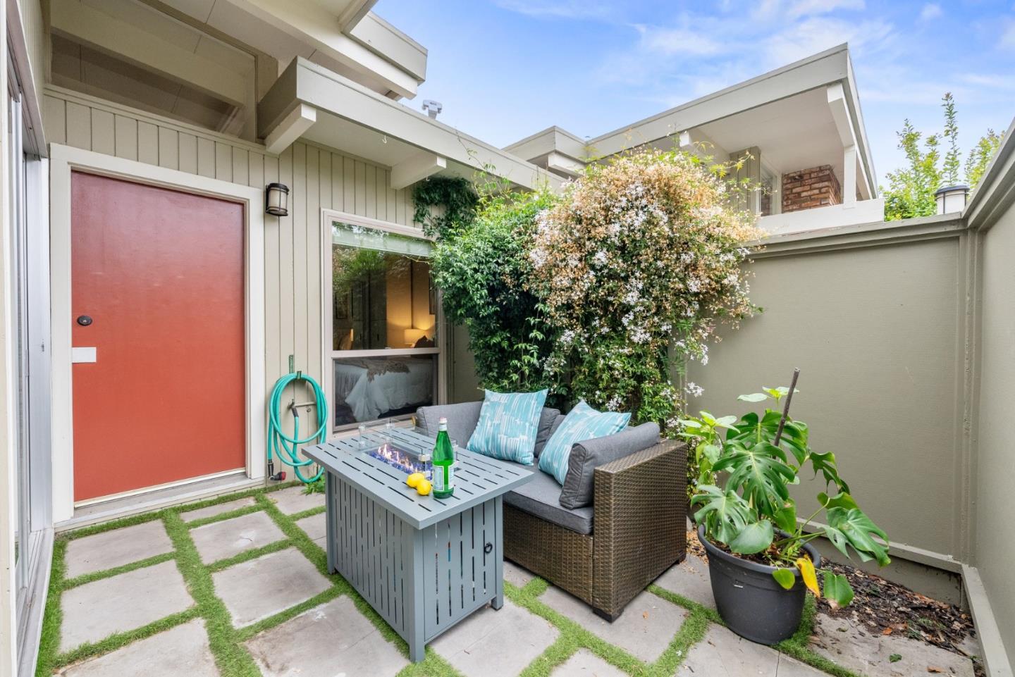 Detail Gallery Image 17 of 22 For 3901 Middlefield Rd #G,  Palo Alto,  CA 94303 - 1 Beds | 1 Baths