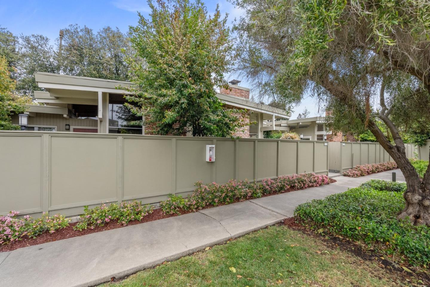 Detail Gallery Image 22 of 22 For 3901 Middlefield Rd #G,  Palo Alto,  CA 94303 - 1 Beds | 1 Baths