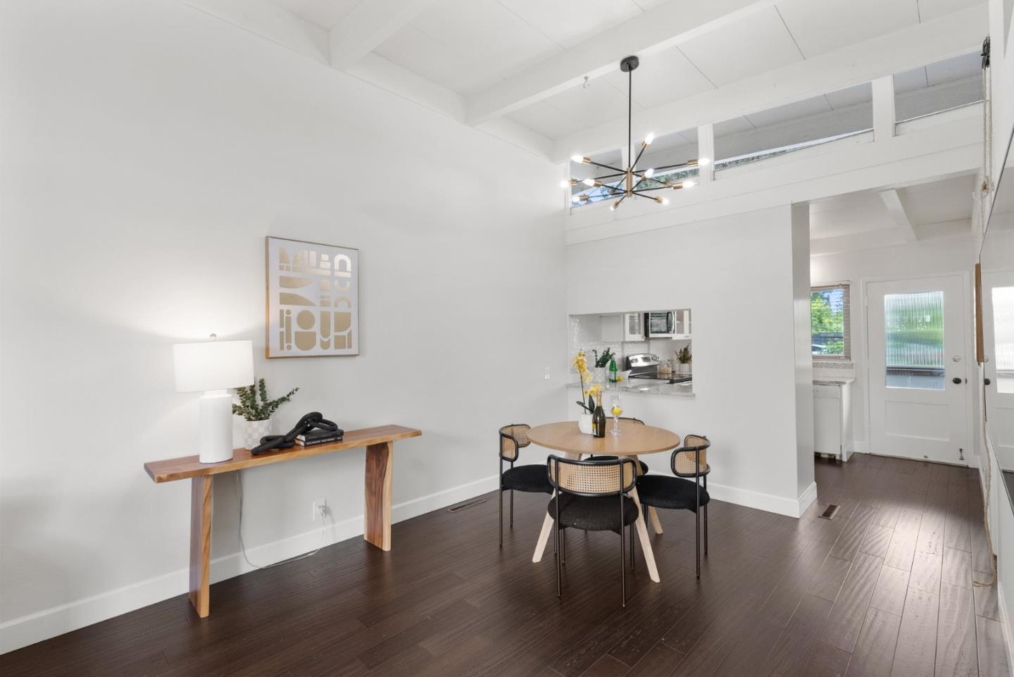 Detail Gallery Image 4 of 22 For 3901 Middlefield Rd #G,  Palo Alto,  CA 94303 - 1 Beds | 1 Baths