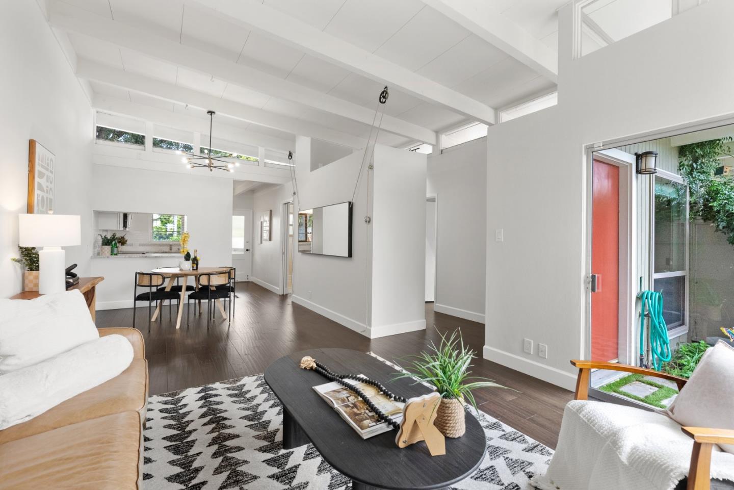 Detail Gallery Image 8 of 22 For 3901 Middlefield Rd #G,  Palo Alto,  CA 94303 - 1 Beds | 1 Baths