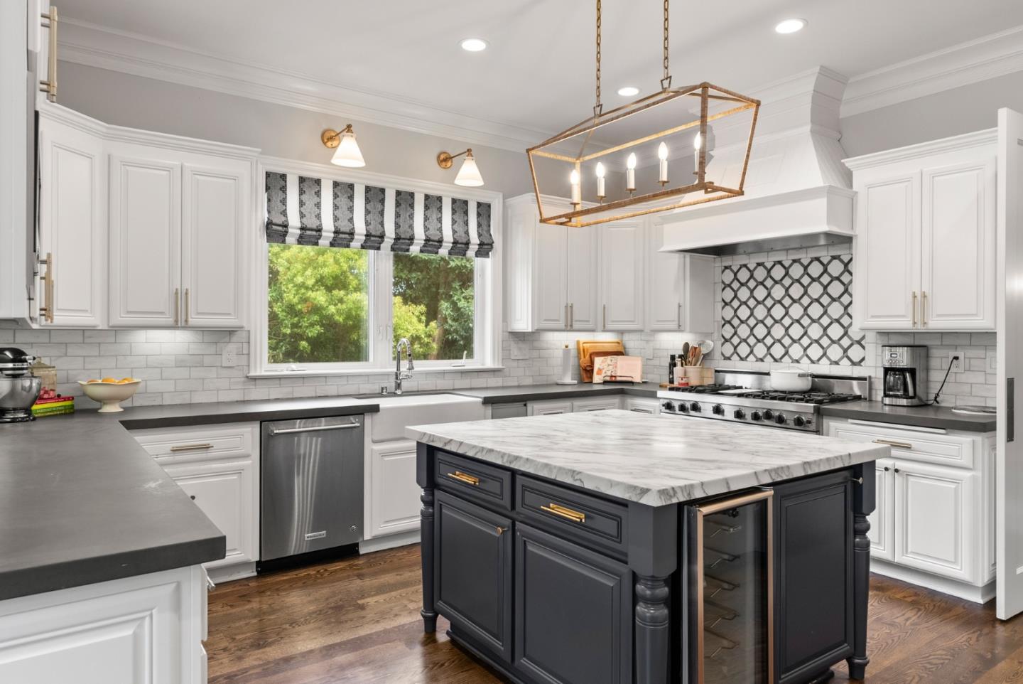 Detail Gallery Image 2 of 48 For 629 Lombardy Way, Redwood City,  CA 94062 - 5 Beds | 4/1 Baths