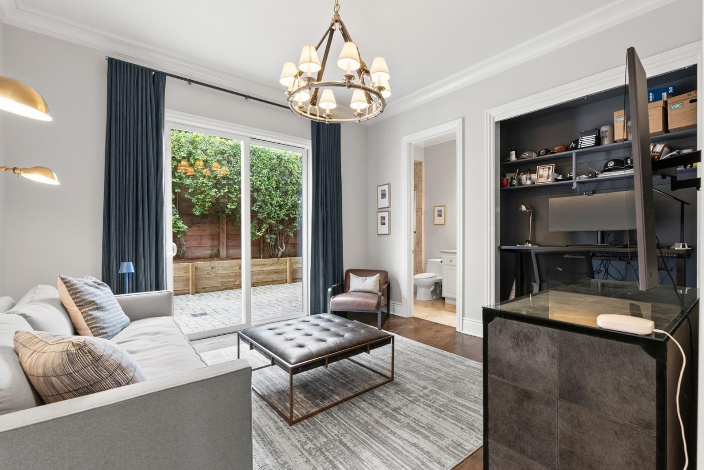 Detail Gallery Image 21 of 48 For 629 Lombardy Way, Redwood City,  CA 94062 - 5 Beds | 4/1 Baths