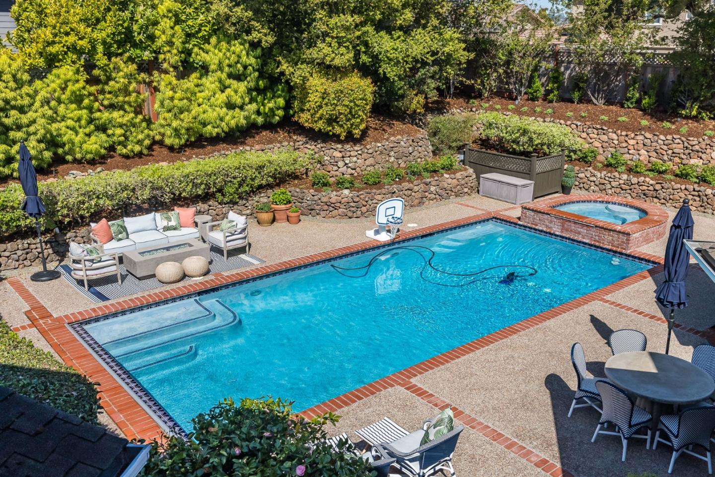 Detail Gallery Image 36 of 48 For 629 Lombardy Way, Redwood City,  CA 94062 - 5 Beds | 4/1 Baths