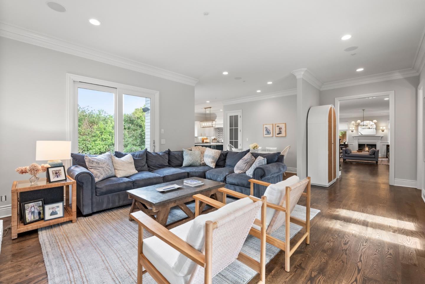 Detail Gallery Image 7 of 48 For 629 Lombardy Way, Redwood City,  CA 94062 - 5 Beds | 4/1 Baths