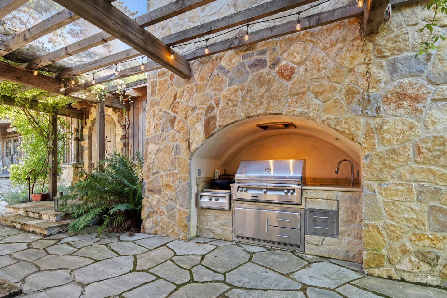 Detail Gallery Image 33 of 42 For 34205 Robinson Canyon Rd, Carmel,  CA 93923 - 6 Beds | 3/1 Baths
