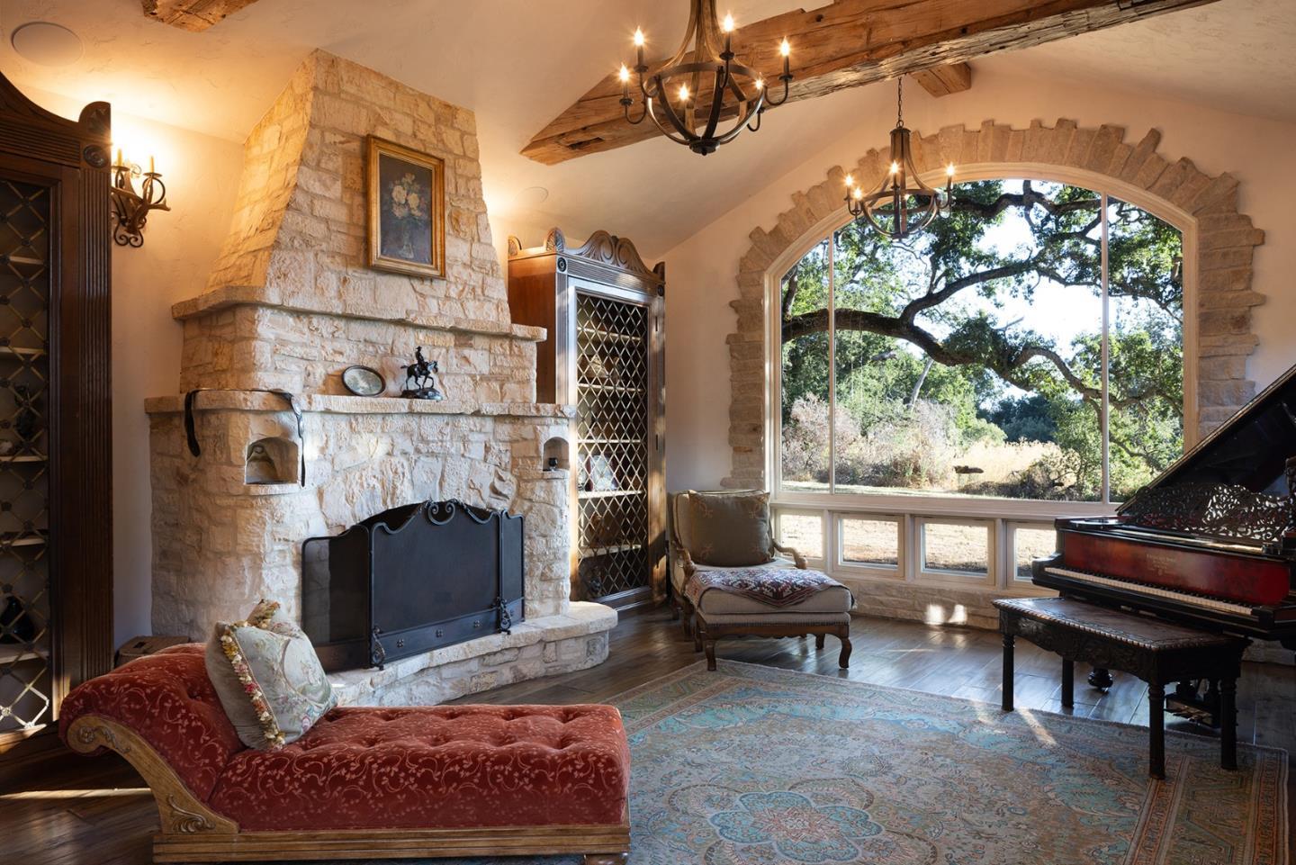 Detail Gallery Image 8 of 42 For 34205 Robinson Canyon Rd, Carmel,  CA 93923 - 6 Beds | 3/1 Baths