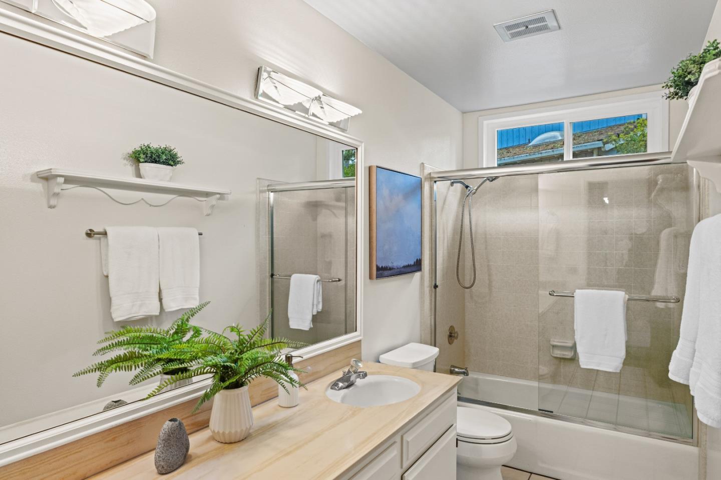 Detail Gallery Image 15 of 22 For 4097 Sunridge Rd, Pebble Beach,  CA 93953 - 3 Beds | 2/1 Baths