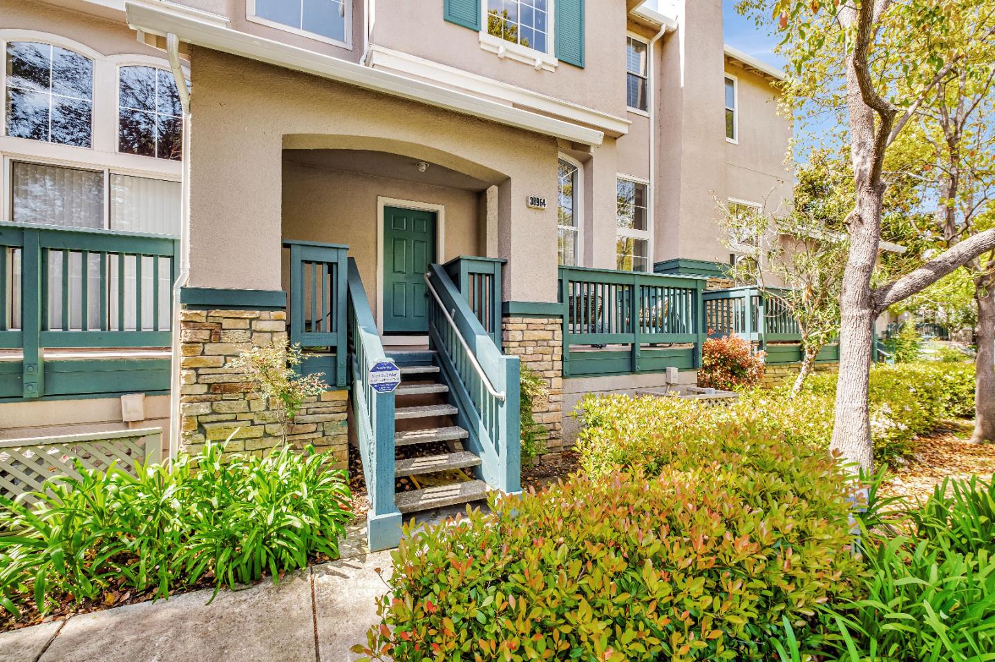 Detail Gallery Image 2 of 36 For 38964 Swordfish Cmn, Fremont,  CA 94536 - 3 Beds | 2/1 Baths