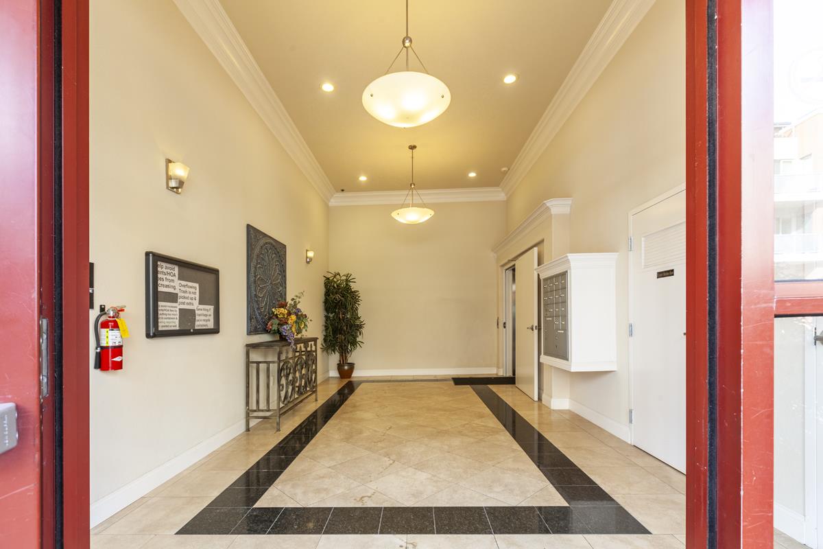 Detail Gallery Image 2 of 17 For 7598 Monterey St #240,  Gilroy,  CA 95020 - 1 Beds | 1 Baths