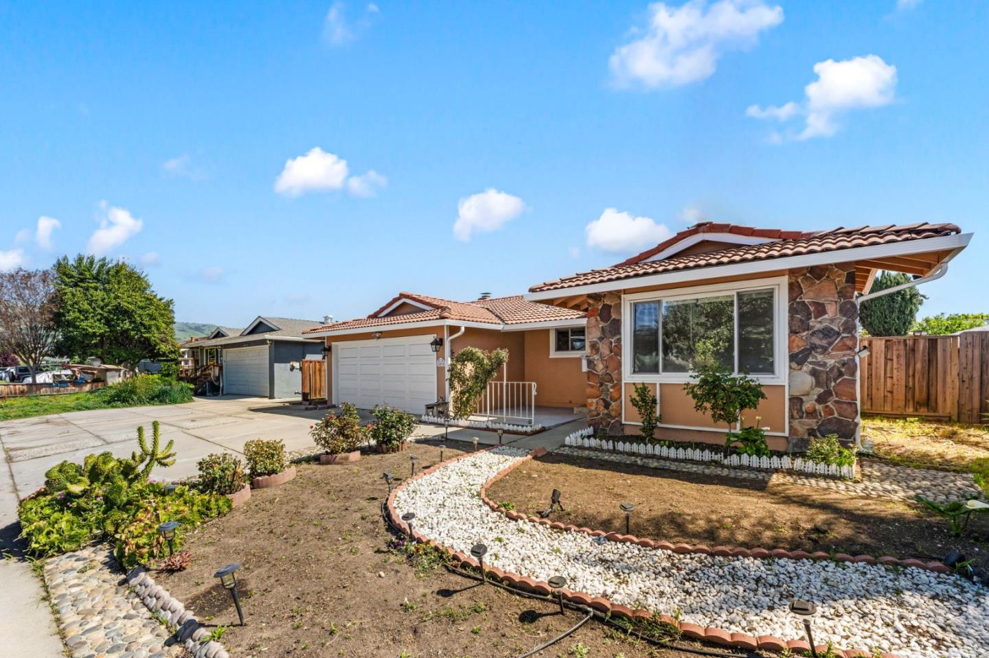 Detail Gallery Image 3 of 40 For 2496 Sturla Dr, San Jose,  CA 95148 - 4 Beds | 2 Baths